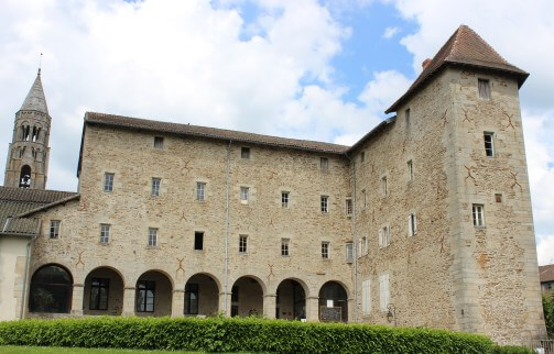 Ancien couvent, musée Gay Lussac et Foyer Rural Centre Social à Saint Léonard de Noblat en Limousin